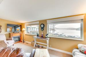 Private Boat Dock Lakefront Cabin in Camdenton