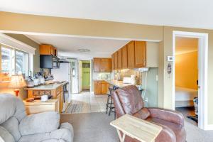 Private Boat Dock Lakefront Cabin in Camdenton