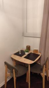 An apartment just steps from the sea Un apartamento a pasos del mar