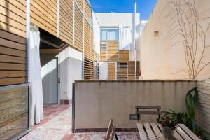 Disfruta del sol de Triana desde este acogedor y original piso con gran terraza