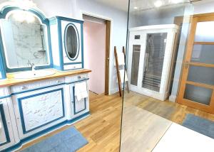 Kergroaz Maner Classé 5 épis Table dHôtes Manoir dans parc arboré, spa en plein air Bornes véhicules électriques Petit déjeuner inclus