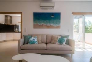 Crest 5 - 8 Pax Golf & Beach Swimming pool