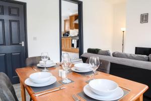 2 Bedroom Harrogate Apartment opposite Business Centre