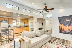 5 Mi to U of A Campus Mtn-View Tucson Pad!