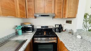 2 Bedroom Condo 150m from Beach