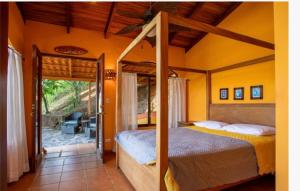 Pequeña Casita entre árboles con excelente vista