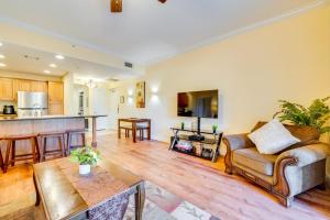 12 Mi to WDW Resort Condo with Community Hot Tub!