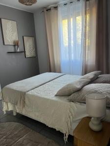 Maisons de vacances Villa climatise avec piscine et jacuzzi : photos des chambres