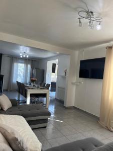 Maisons de vacances Villa climatise avec piscine et jacuzzi : photos des chambres