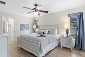 Villa Avery - Fenced modern home welectric-heated pool; Great for families & pets! - SWFL Rentals