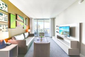 Condo w Breathtaking Views & Top Amenities