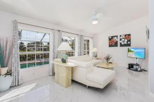 Villa Christylee - Gulf-access electric-heated salt water pool home wpool table - SWFL Rentals