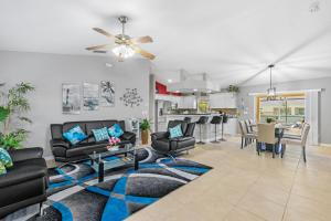 Villa Blanca - Private family-friendly home welectric-heated pool & bikes! - SWFL Rentals