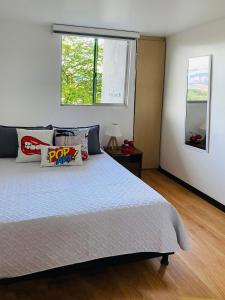 Tu hogar temporal en Medellín, Moderno, cómodo, bien ubicado y WIFI 400