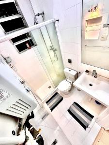 Apartamento 400 metros da Praia de Copacabana – Conforto e Localização Perfeita