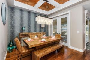 Villa Dasha - Luxury 2-story gulf-access home welec-heated pool & beautiful lanai - SWFL Rentals