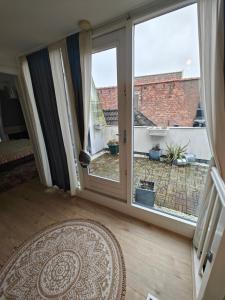 Alkmaar canal apartment