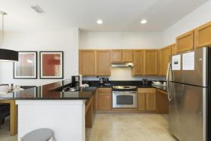 Regal Oaks Retreat: Pool, Hot Tub & Near Disney