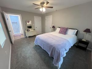 The Purple House - Cozy Near TSU