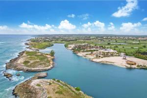 Villa de Lujo en Cap Cana - Higuana 49 con Playa Privada y Piscina