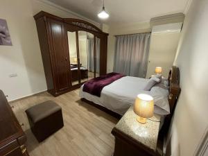 Stylish apartment steps from AUC families only