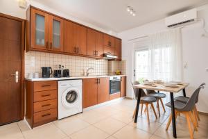 Beachfront Haven, 3 min to BEACH - Gaia 2