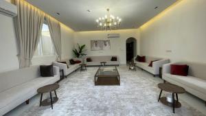 Marvelous 7Br Villa in Abudhabi
