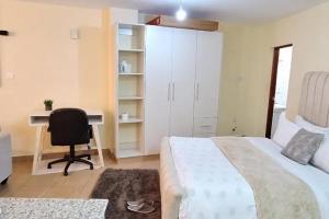 1 Bed Flat - Sleeps 2 - Parking - Wifi