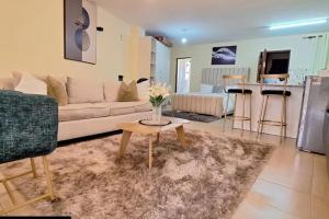 1 Bed Flat - Sleeps 2 - Parking - Wifi