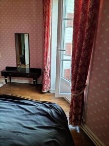 Maisons de vacances Au coeur d-un village creusois : Maison 3 Chambres