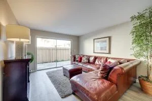 2 Mi to Beaches Condo with Patio in Port Hueneme! - 文图拉