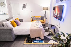 Cosy 1 Bedroom Apt By LS2G Short Lets & Serviced Accommodation Greater London With Free WIFI