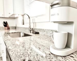 201 King Pet Friendly, 2nd Floor Barefoot