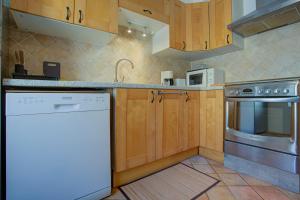 Maisons de vacances L-Oustalet - Single-family home with terrace Oustalet : photos des chambres