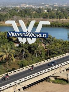 Luxurious 2 Bedroom Upscale Condo