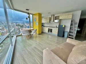 Modern downtown apartment with gym and view - Guápulo