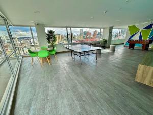 Modern downtown apartment with gym and view
