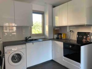 GOLFE JUAN, Cosy T3 , piscine , parking