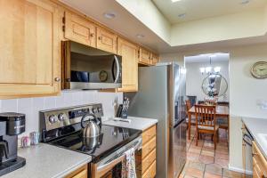 Private Pool and Fire Pit! Walkable Tucson Retreat