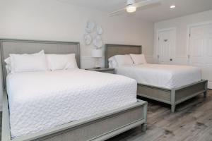 2003 Queen Suite, 2nd Floor Cove