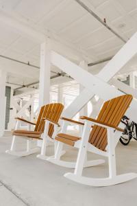 2006 Queen Suite, 2nd Floor Cove