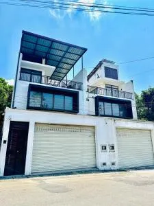 On-Fleek Residencies - 拉维尼亚山