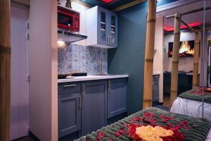 Stanislas Sensual Bali Love Room Jacuzzi 300m place Stanislas