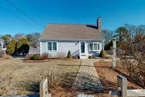 South Chatham Sunshine - إيست هارويتش