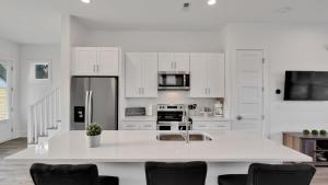 Stylish Two Story Close to South End and Uptown