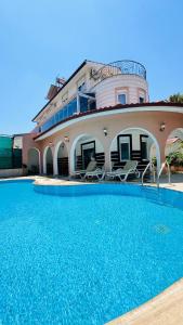 Super 4 Bedroom Villa with PoolVilla