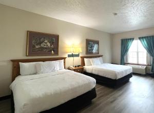 Standard Queen Room with Two Queen Beds room in Van Buren Hotel