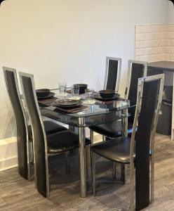 The luxe by Viennese Aparts 2 Bedroom!