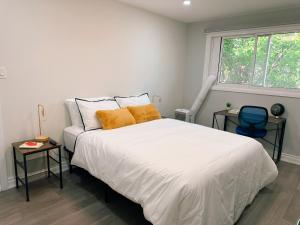 Chic, Spacious Newmarket Home off Yonge St