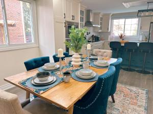 Chic, Spacious Newmarket Home off Yonge St